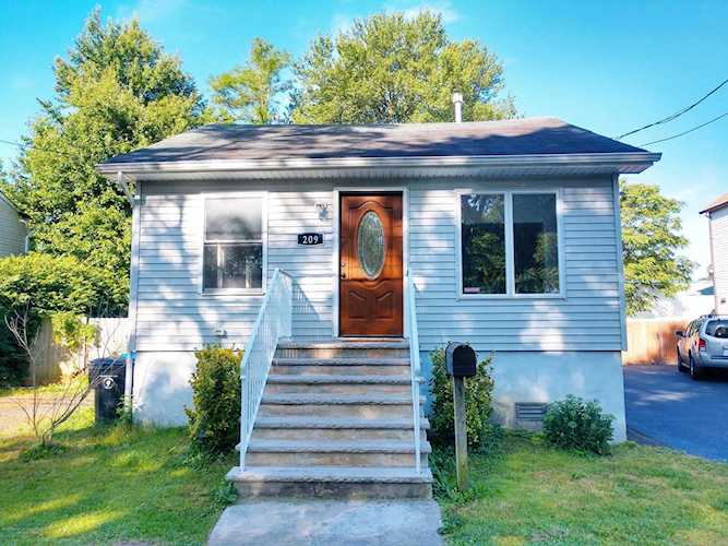 209 Bray Ave Middletown, NJ 07748 | MLS 22020241 Photo 1