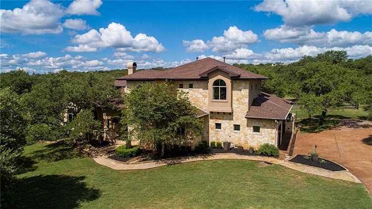 295 Chalk Bluff Ct Driftwood, TX 78619