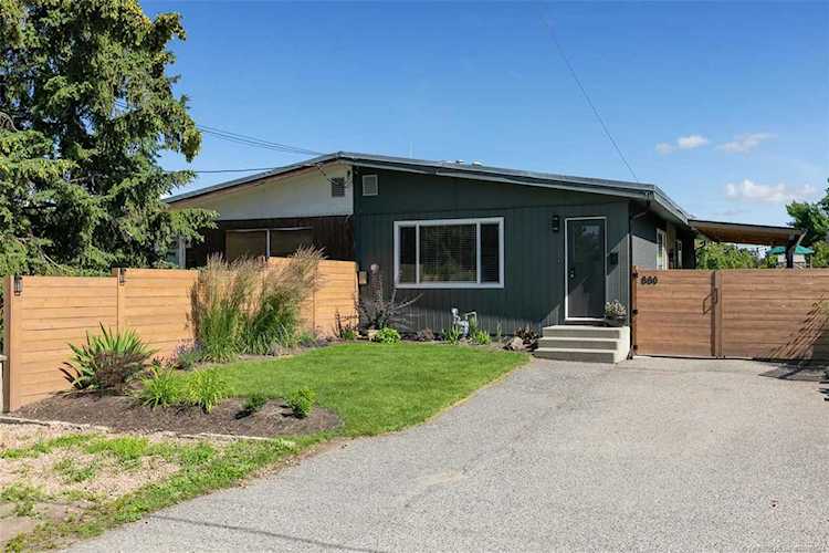 880 Hollydell Road Kelowna, BC V1X1L7