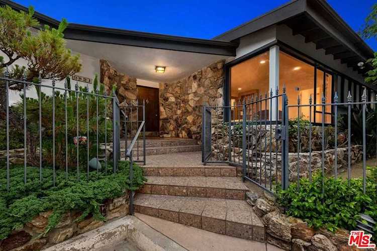 9821 Millboro Place Beverly Hills, CA 90210