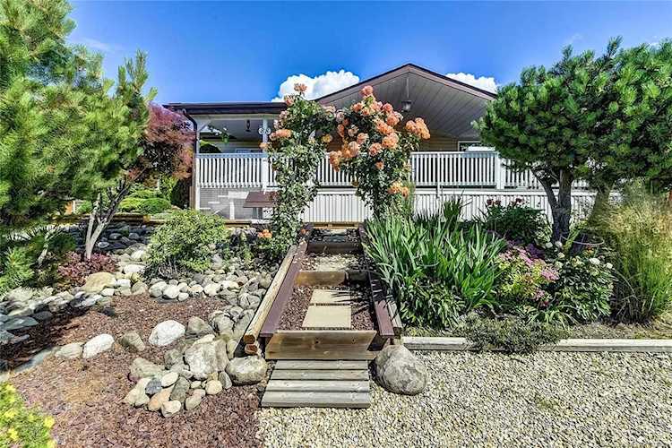 2098 Boucherie Road West Kelowna, BC V4T2A6