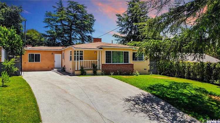 4812 Castle Road La Canada Flintridge, CA 91011