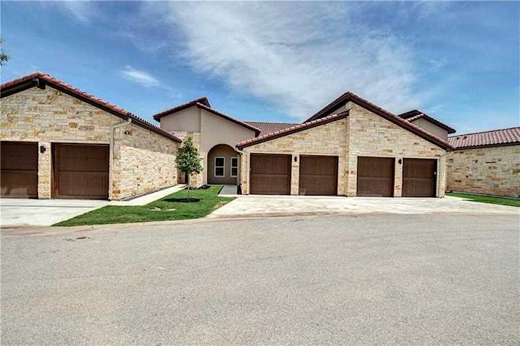 2601 N Quinlan Park Rd #303 Austin, TX 78732