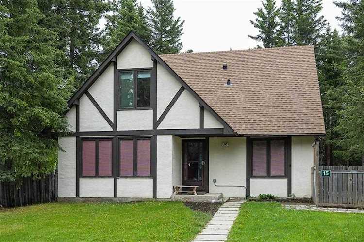 15 Echlin Court Bragg Creek, AB T0L 0K0