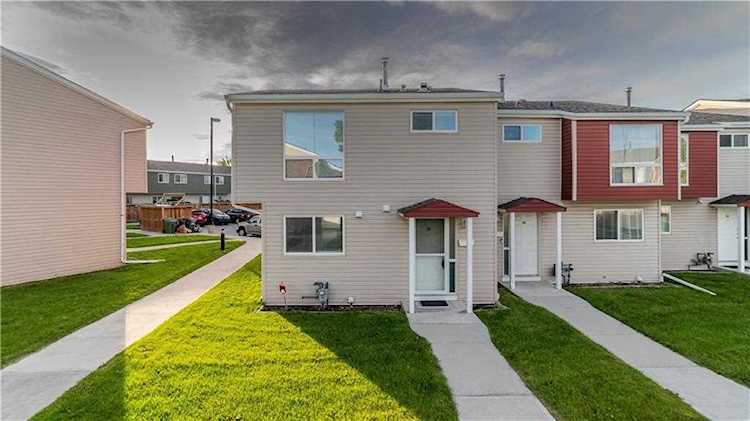 5425 Pensacola Crescent SE #35 Calgary, AB T2A 2G7
