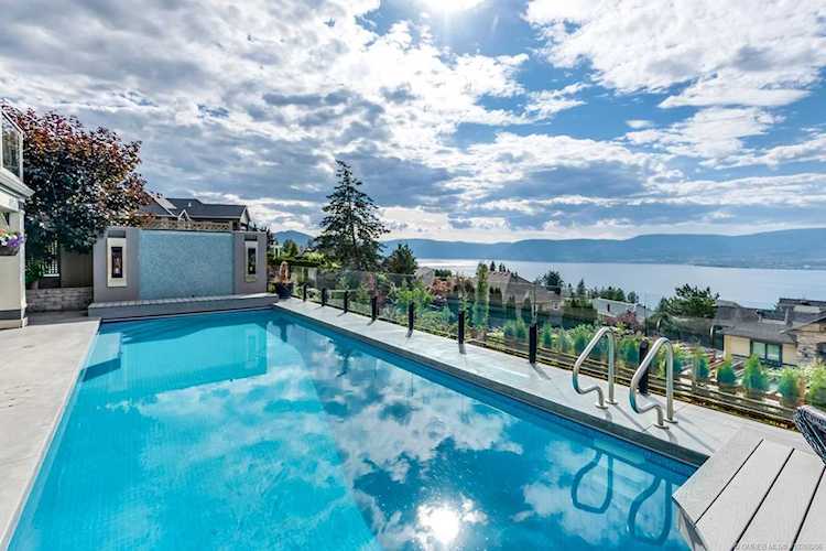 376 Quilchena Drive Kelowna, BC V1W4W4