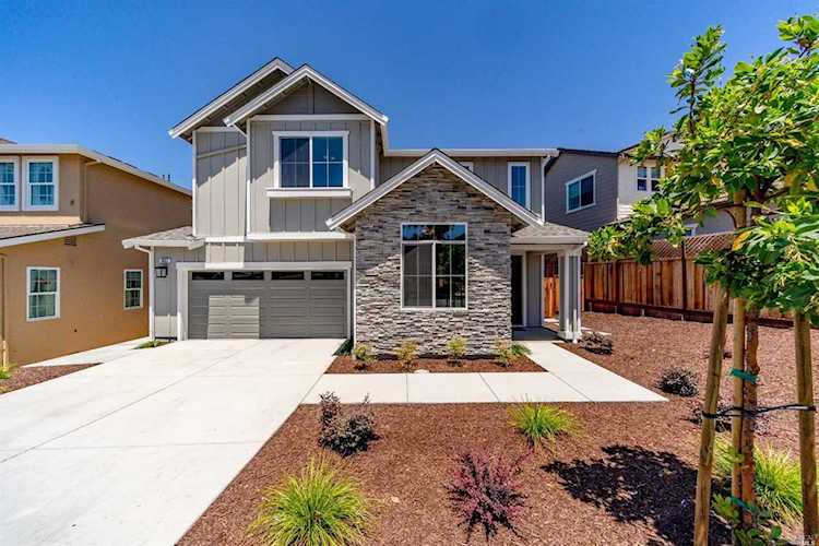 1833 Palisades Drive Santa Rosa, CA 95403