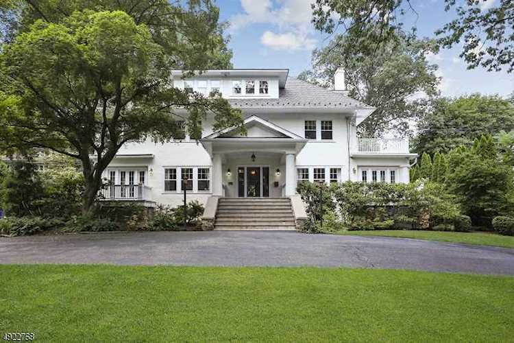 297 Morris Ave Mountain Lakes Boro, NJ 07046