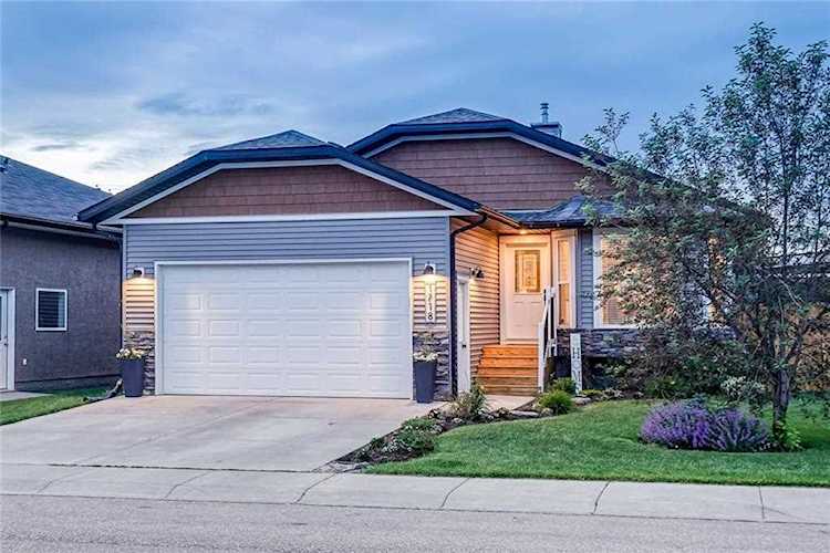 1718 3 Ave SE High River, AB T1V 1Y3