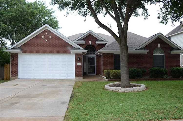 807 Point Run Dr Pflugerville, TX 78660