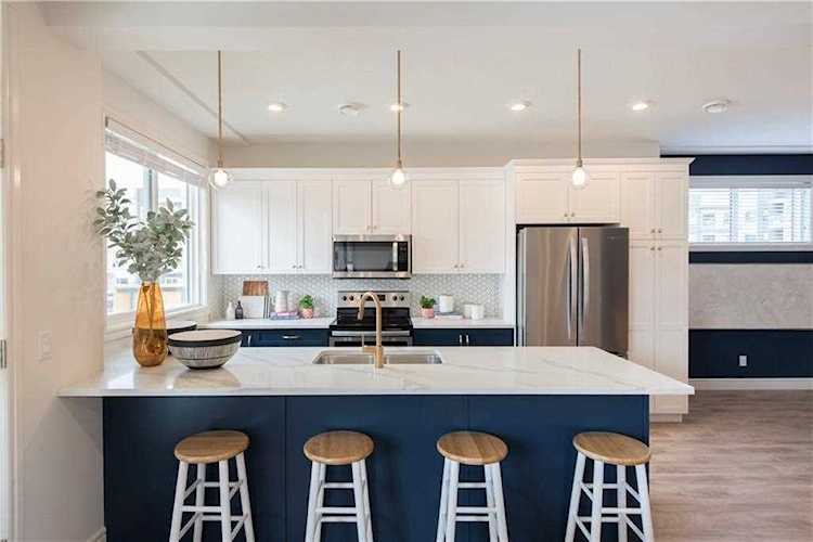 242 Seton Passage SE Calgary, AB T3M 3A7