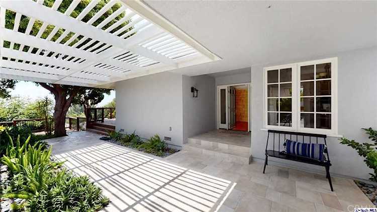 5241 Donna Maria Lane La Canada Flintridge, CA 91011