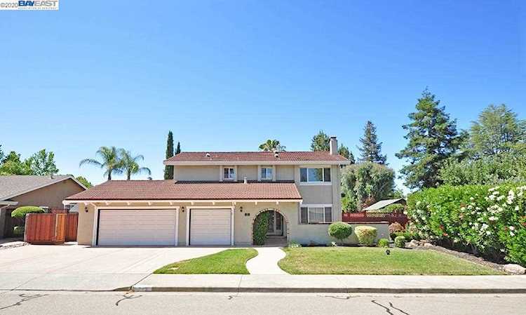 713 Saturn Way Livermore, CA 94550