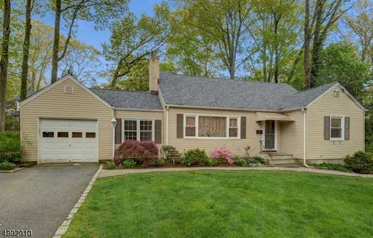 136 Ball Rd Mountain Lakes Boro, NJ 07046