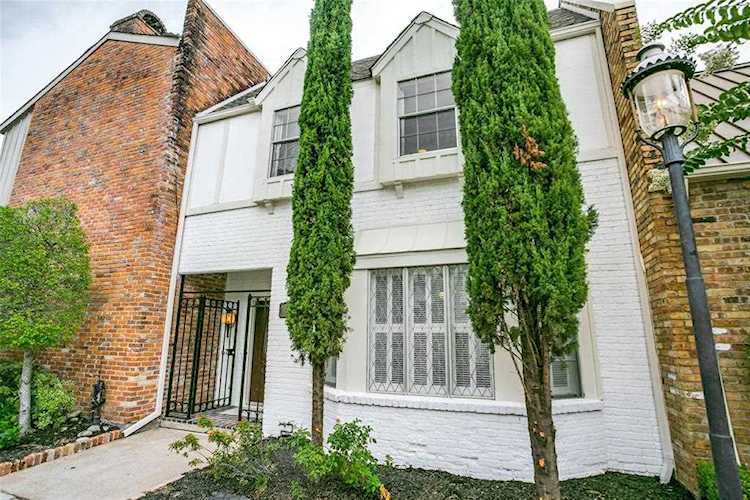 8616 La Fonte St Houston, TX 77024