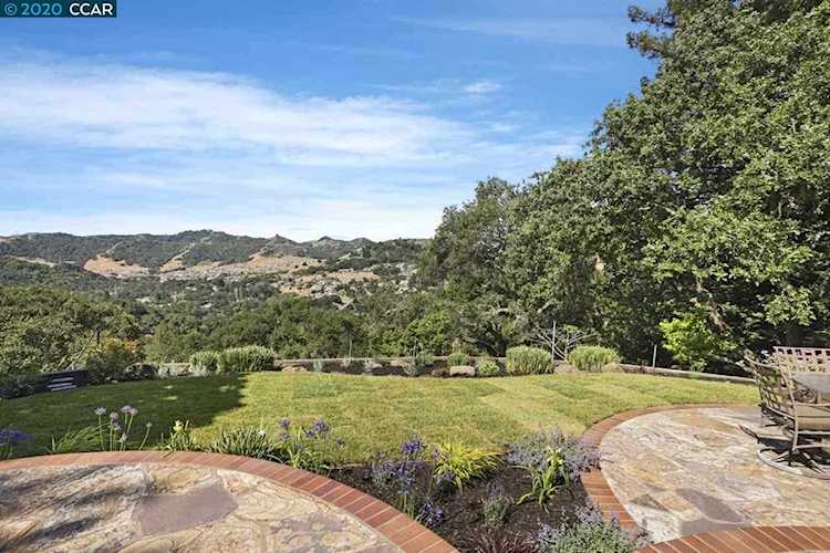 127 Scenic Dr Orinda, CA 94563