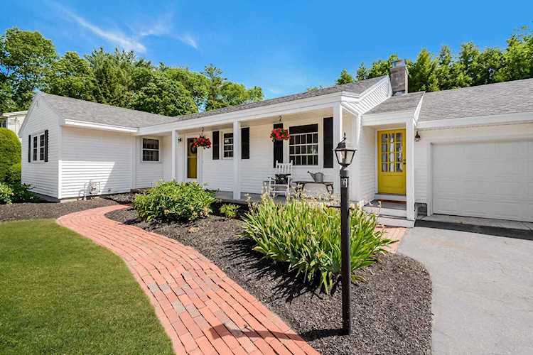 6 Madison St Concord, NH 03301