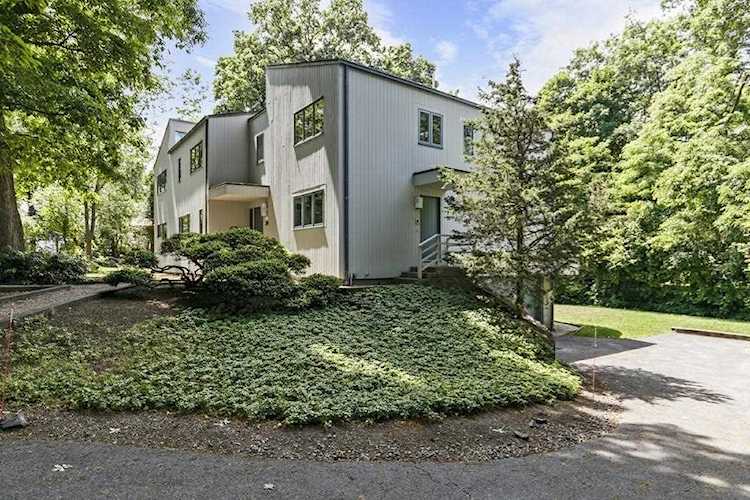 24 Naugus Ave. Marblehead, MA 01945 | MLS 72682255 Photo 1
