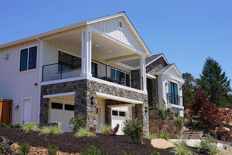 2013 Long Leaf Court Santa Rosa, CA 95403