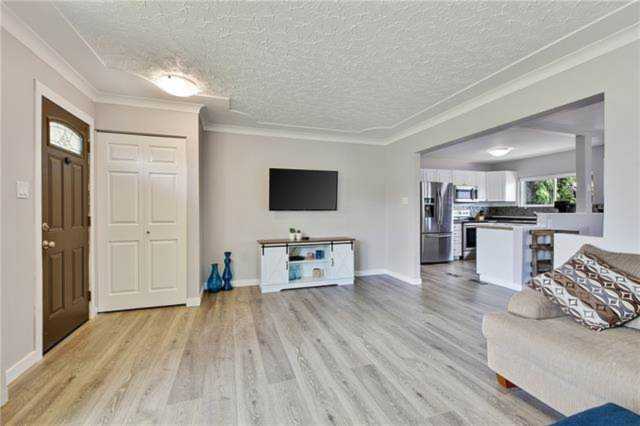 7408 24 Street SE Calgary, AB T2C 0Y6