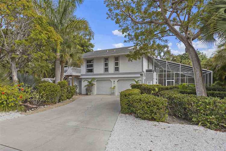 9418 Moonlight Dr Sanibel, FL 33957