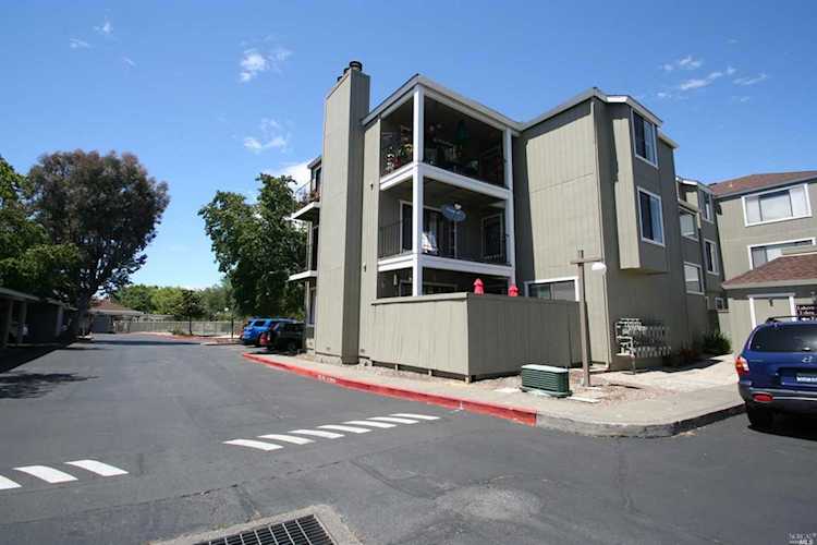 20 Lakeview Court Novato, CA 94947
