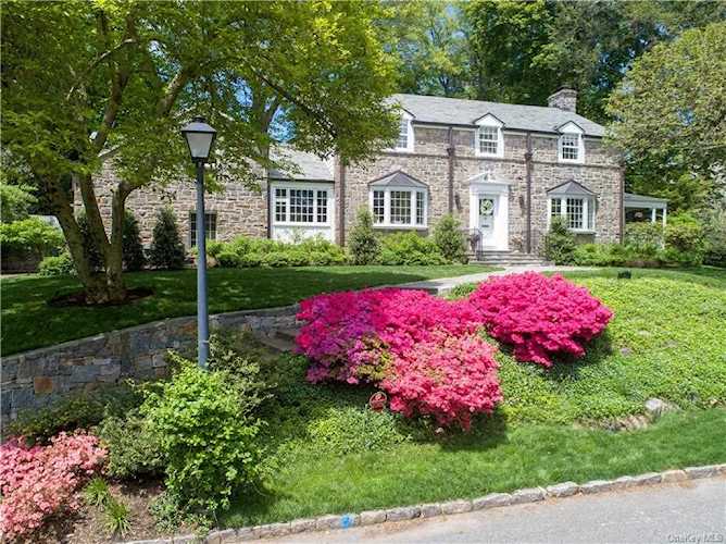 25 Tisdale Road Scarsdale, NY 10583