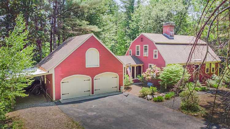 8 Jiminy Dr Wolfeboro, NH 03894