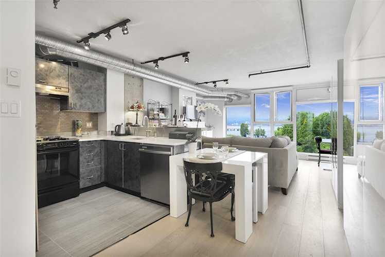 27 Alexander Street #608 Vancouver, BC V6A 1B2