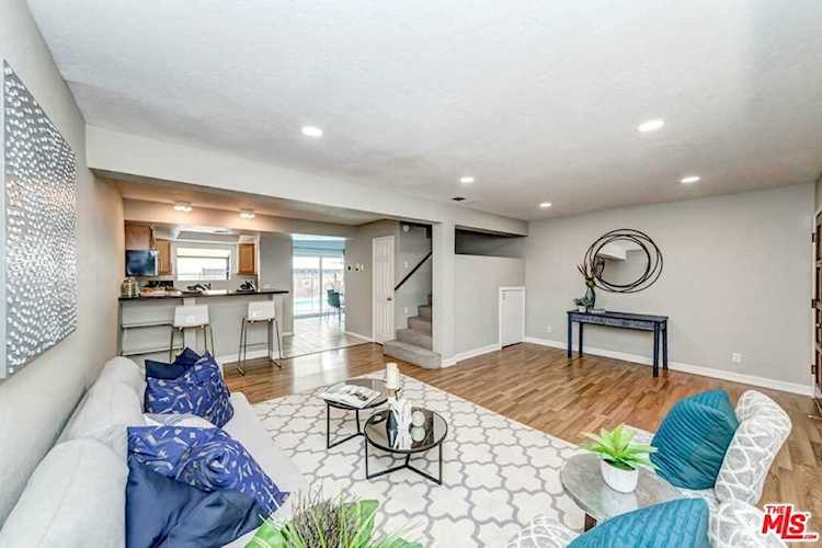 13142 Riverside Drive #2 Sherman Oaks, CA 91423