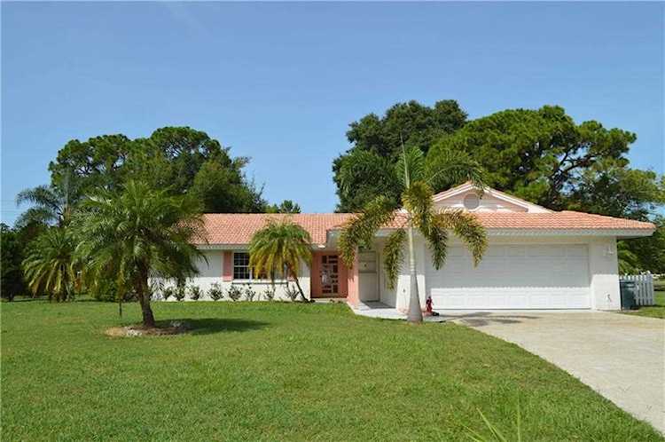 1916 Mid Ocean CIRCLE Sarasota, FL 34239