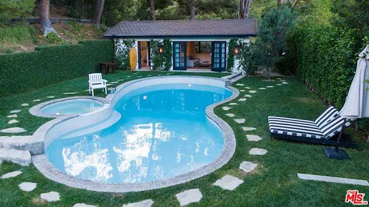 11949 Ashdale Lane Studio City, CA 91604