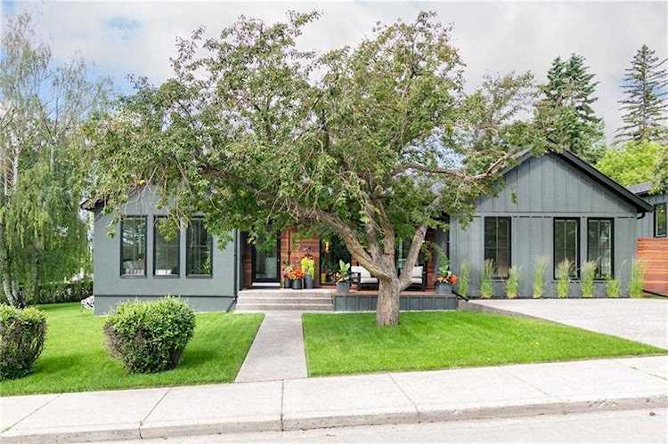 3231 24A Street SW Calgary, AB T3E 1W6