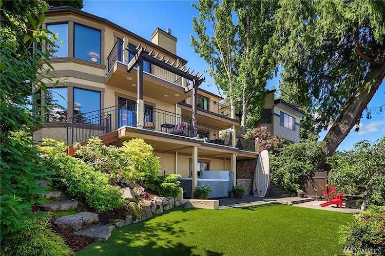 18824 SE 42nd St Issaquah, WA 98027