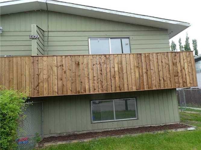 1709 48 St SE #3 Calgary, AB T2A 5C2