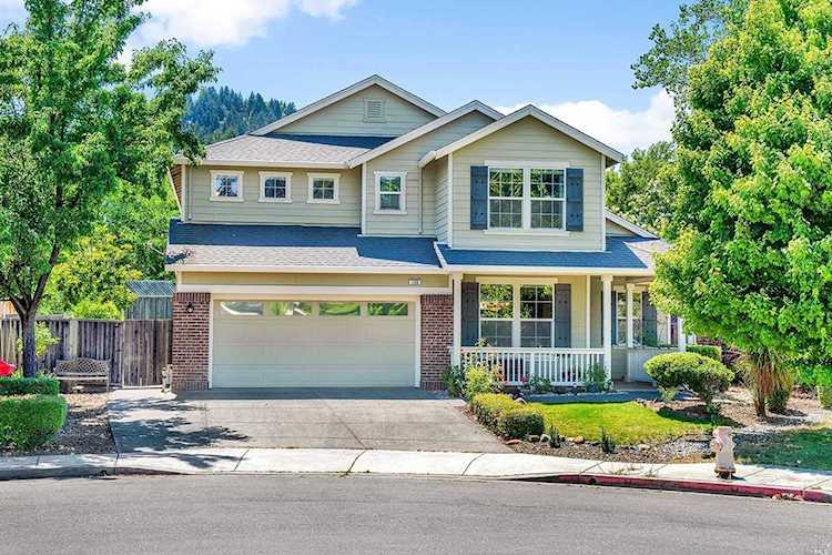120 Grape Gables Way Cloverdale, CA 95425