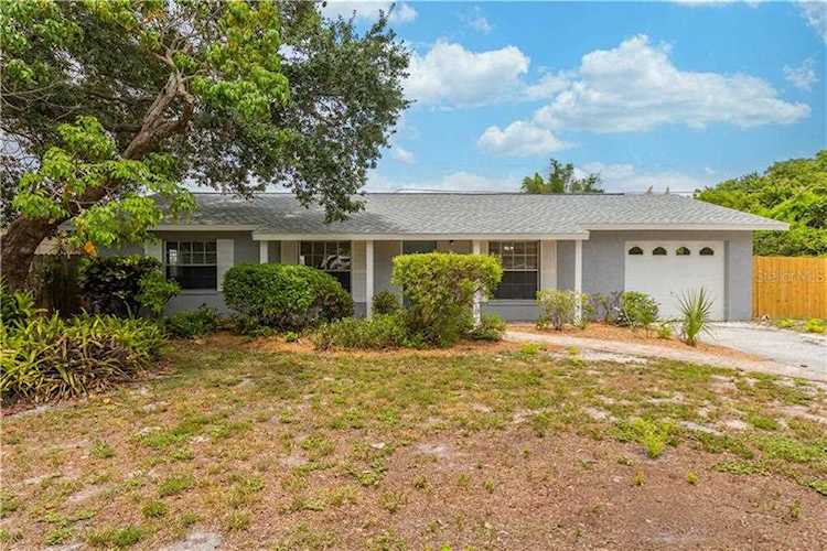 546 Melody CIRCLE Sarasota, FL 34237