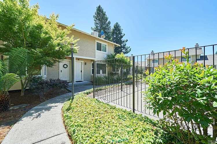 133 Countrywood Court Petaluma, CA 94954