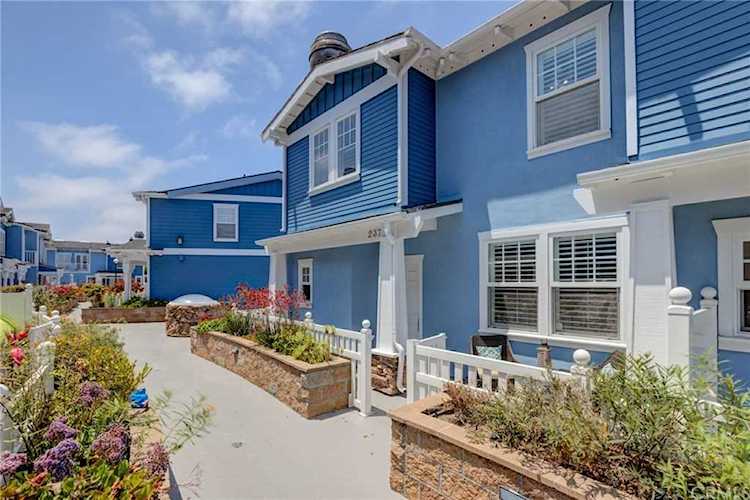 237 Aviation Place in Manhattan Beach, CA - MLS# SB20126486 Photo 1