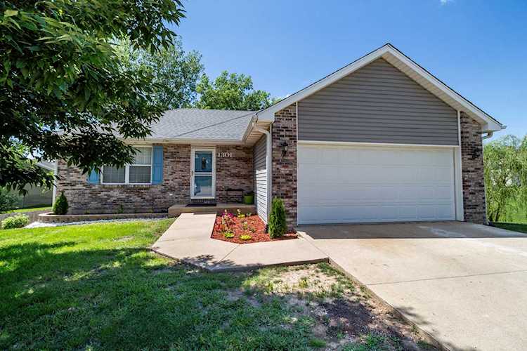 1301 Count Fleet CT Columbia, MO 65202