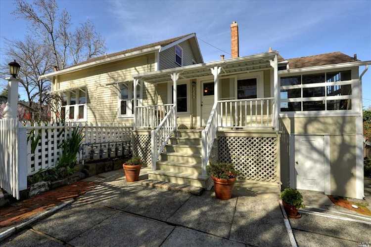 124 Upham Street Petaluma, CA 94952