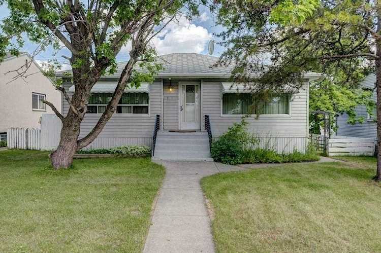 3420 37 Street SW Calgary, AB T3E 3C1