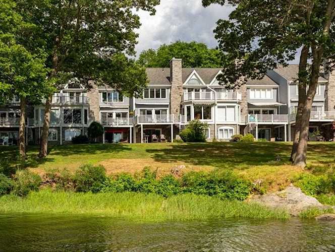 8 Hawkswood #Eight Amesbury, MA 01913