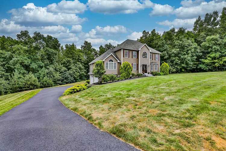 30 Jackman Ridge Rd Windham, NH 03087