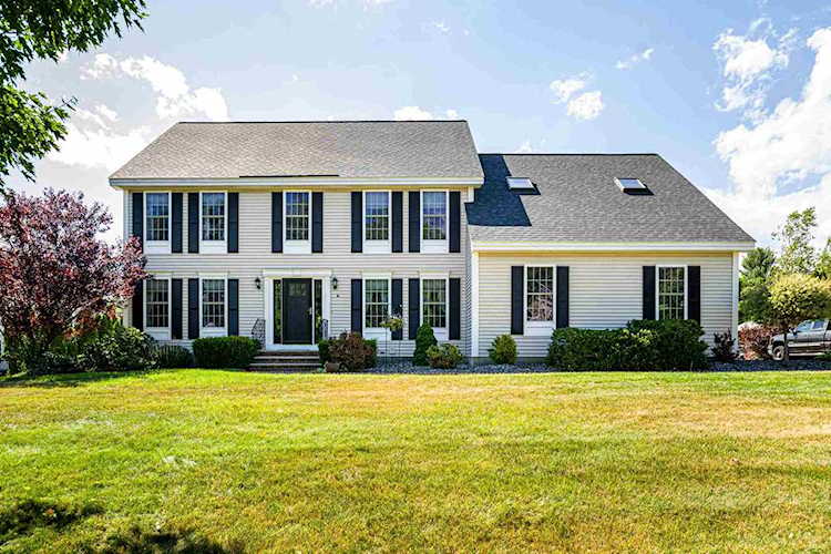 6 Waldron Rd Salem, NH 03079