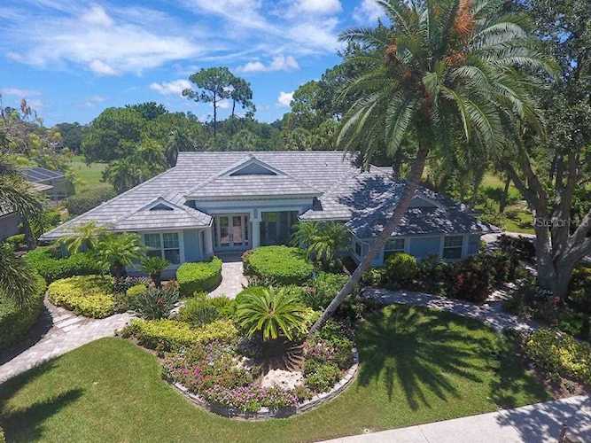 2029 NE Calusa Lakes Blvd Nokomis, FL 34275