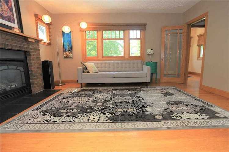 512 17 Avenue NW Calgary, AB T2M 0N3