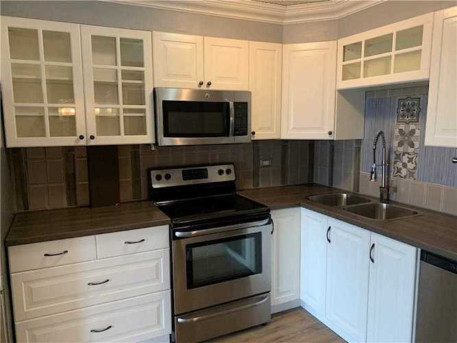 504 Cedar Crescent SW #202 Calgary, AB T3C 2Y8