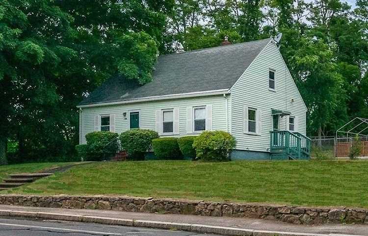 224 Low St Newburyport, MA 01950