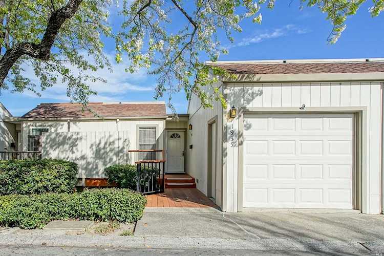 1935 Knolls Drive Santa Rosa, CA 95405